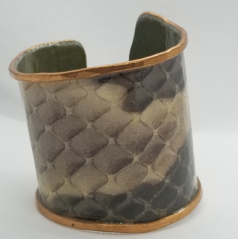 B Snake Skin Cuff Green Interior - Picture 2 of 7